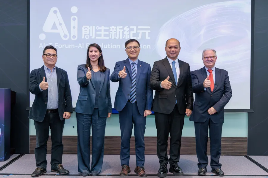 AI狂潮下的致勝戰略？勇於創新、發展跨域應用，培育具AI 素養的關鍵人才！