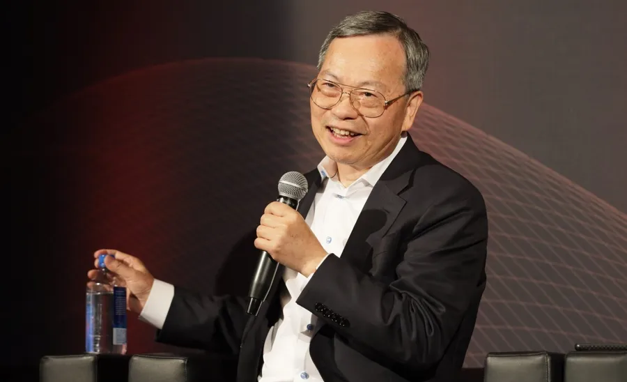 美超微Q3財報出爐！坦承「關稅影響+訂單延遲」下修營收展望：梁見後怎麼說？