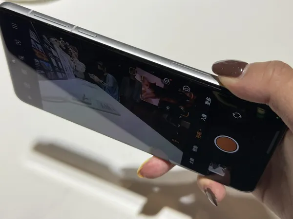 OPPO Find X8