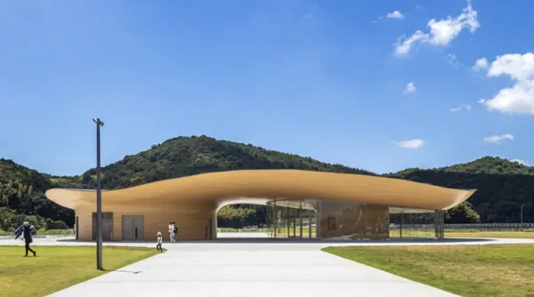 日本首座竹建材防災中心落成！隈研吾打造 507 平方米「竹之門」，展現災後重建新風貌