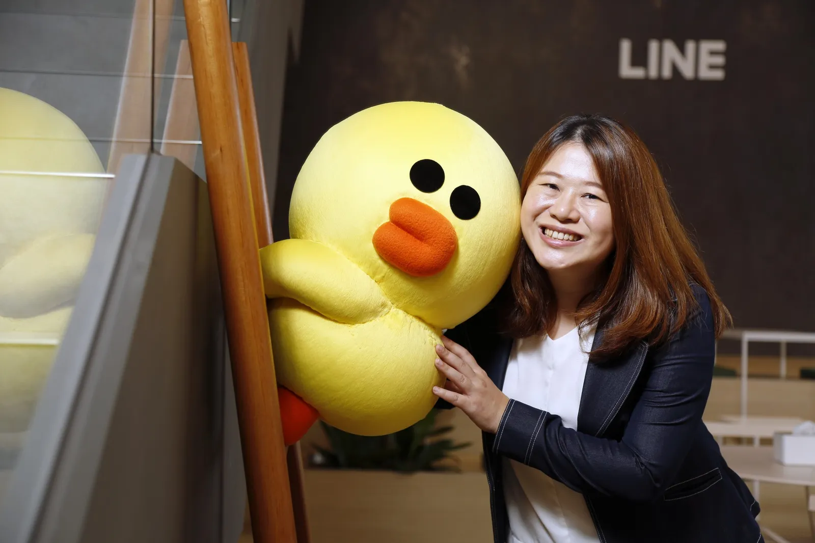 TOP10 創作者年銷售額逾 3 億！LINE 貼圖事業部如何捧紅白爛貓、小海豹等本土 IP？