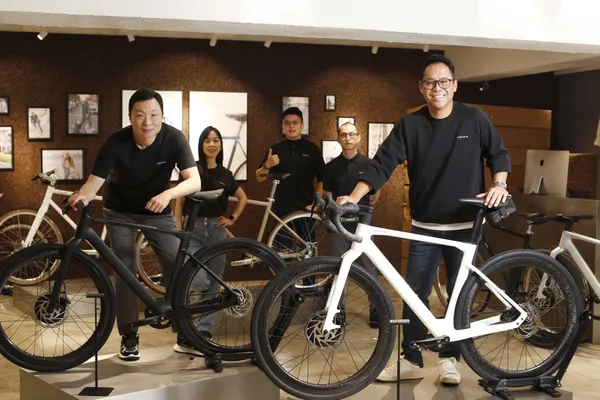 一片小晶片讓電動自行車有了「大腦」，EQUICK把產品推入巴黎世家 