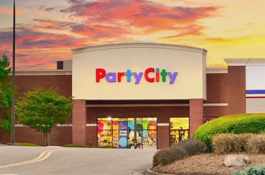 美國零售業掀倒閉潮！一年熄燈近6,200家：Party City、Big Lots⋯老店為何都撐不住？