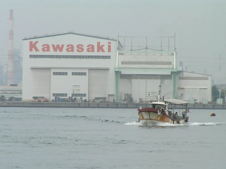 「日本製造」神話破滅？川崎重工醜聞連環爆：40年前就做假帳、船用引擎油耗數據近全數造假