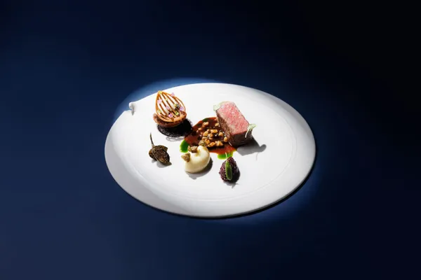 「La Vie」年末新菜單：以 10 道鎔鑄東西方野味精緻料理，將《優雅的狩獵祭》端上餐桌