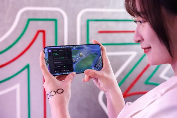 OPPO Reno13 系列以Wi-Fi 訊號小精靈,最佳化網路狀況,提供穩定流暢的遊戲體驗。.jp