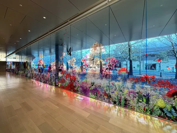 蜷川實花「彼岸之花，此岸之影」作品亮點