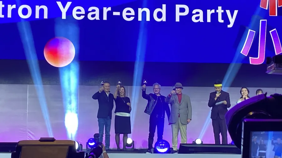 影片｜黃仁勳發紅包了！送緯創加班員工1人1包，「訂單量很大，以後還會更大」
