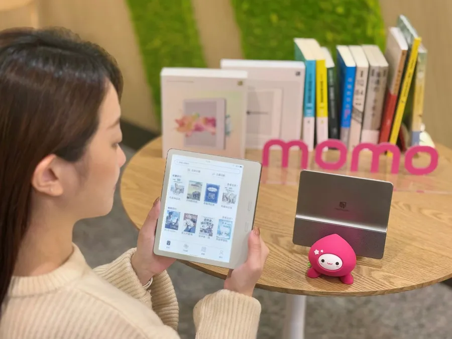 momo參戰電子書閱讀器市場！連5％營收成長都推不動的產品，電商龍頭在想什麼？