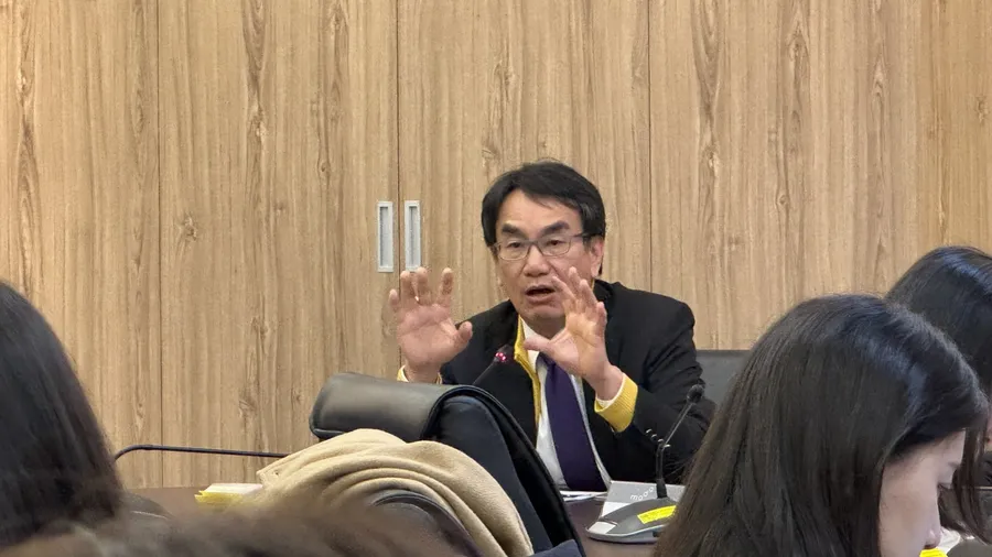 美國做AI軟體、歐洲管法規、台灣拚硬體，數發部長親自解析AI基本法