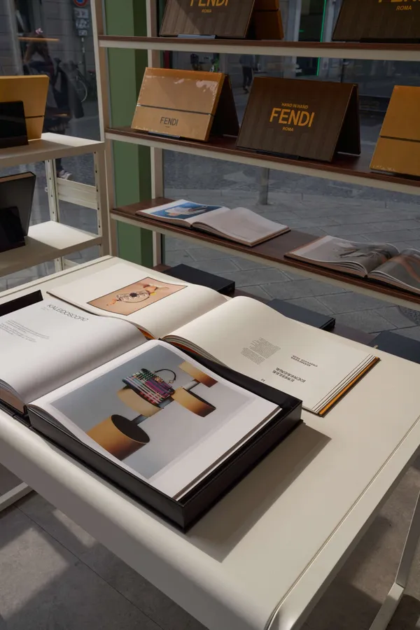 FENDI 進駐米蘭的書店與書報攤