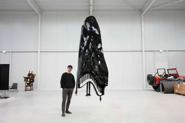 Maarten Baas 首次雕塑展