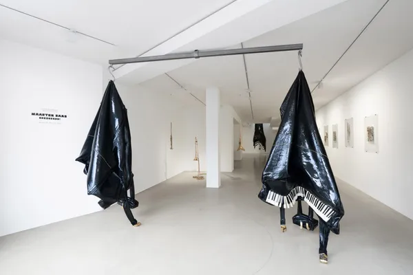 Maarten Baas 首次雕塑展