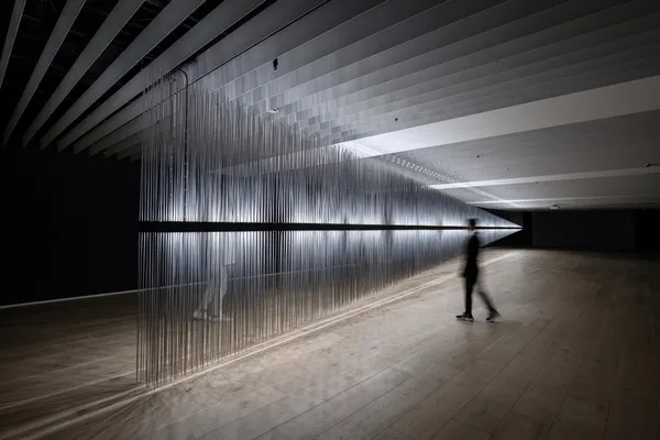 忠泰美術館《在混沌的世界中建立一點序曲姚仲涵》