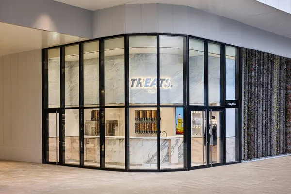 Kith Osaka 旗艦店