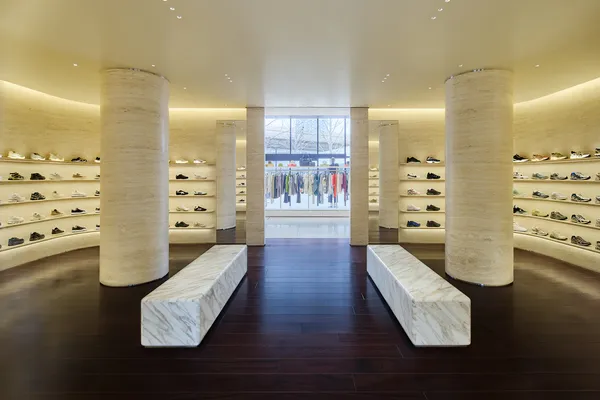 Kith Osaka 旗艦店