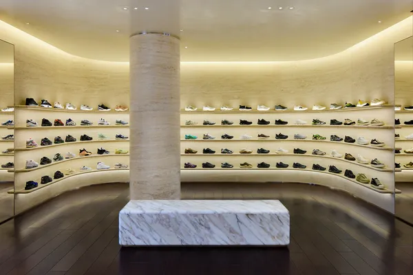 Kith Osaka 旗艦店