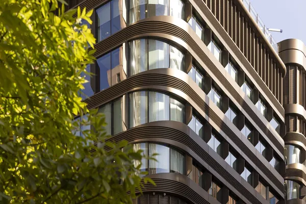 Foster + Partners 打造 Parkline Place