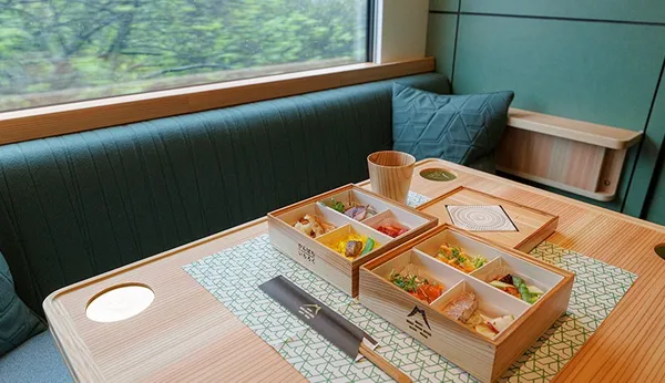 JR 九州「觀八・一六」觀光列車