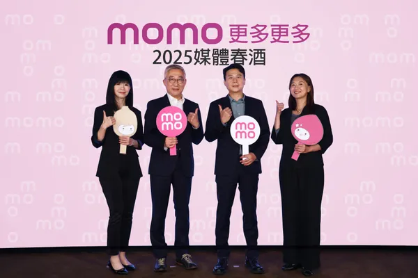 富邦媒2025年創新永續雙驅動 ，引領電商新時代。（左起momo林雅雯資深協理、momo谷元宏總經理