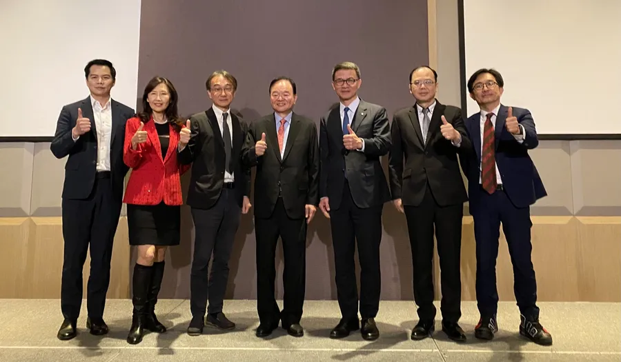 大潤發改名「大全聯」，劍指家樂福！2025全聯與統一將在這兩大戰線上較勁？