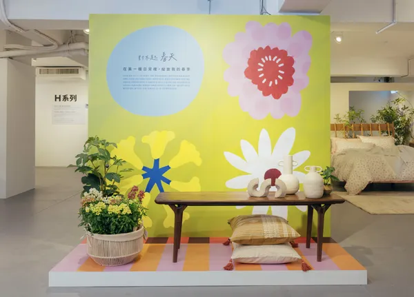 對不起春天？HOLA 推 5 大居家新品，攜插畫家朱緹、花藝師嶺貴子展演家的「美一種日常」