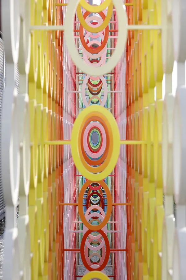 Emmanuelle Moureaux《100 colors no.52》