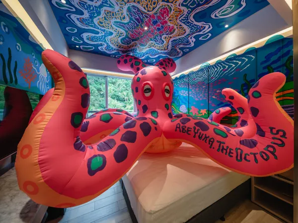 ！屏東看海美術館戶外展「怪獸代班」