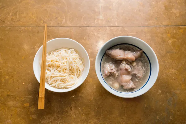 迪拉
