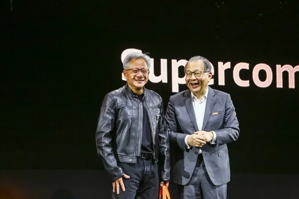 蔡力行_聯發科執行長 ＿黃仁勳_NVIDIA董事長_2025_05_20_蔡仁譯攝-2.jpg