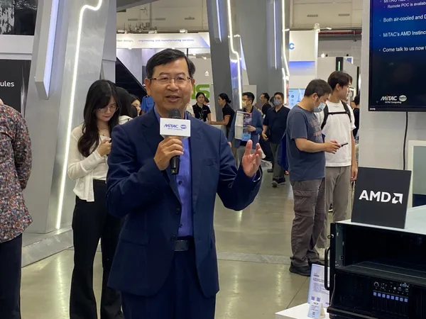 AMD台灣區副總經理到神雲攤位