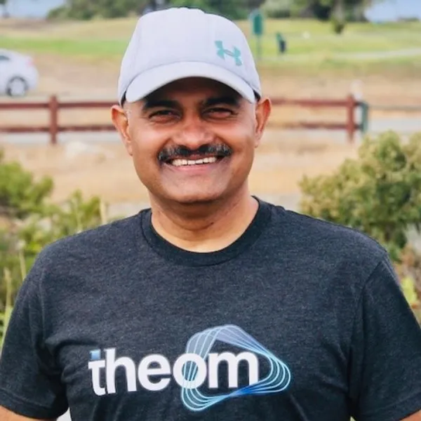 Theom 共同創辦人Navindra Yadav.jpg