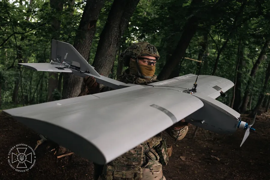 拆解烏克蘭無人機戰術！一趟摧毀41架俄軍轟炸機：橫跨千里木馬屠城，如何讓蒲亭氣歪？