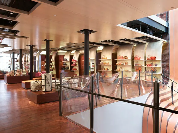 Longchamp 紐約 SoHo 旗艦店