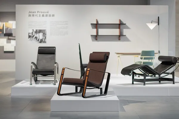 Jean Prouvé 主題展「REIMAGINING THE STANDARD」