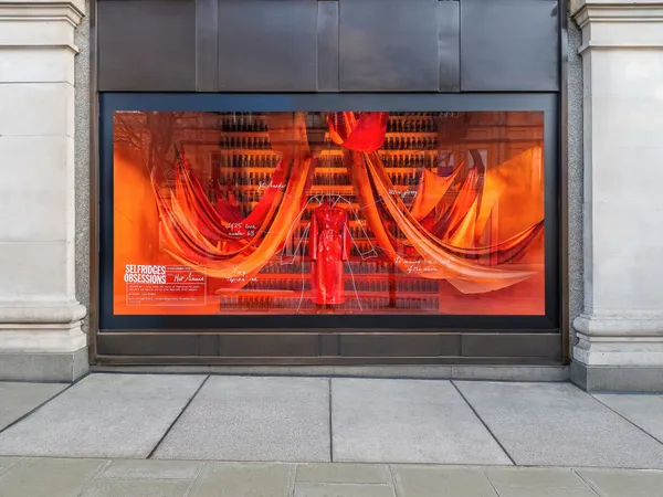 《Selfridges Obsessions》