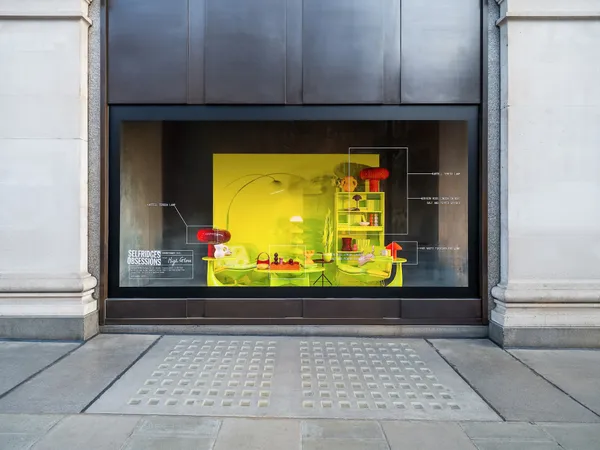 《Selfridges Obsessions》
