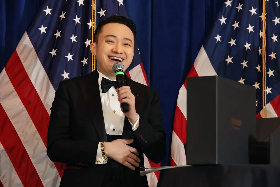 玩具公司變身區塊鏈巨頭？從迷因幣到那斯達克：孫宇晨如何搭上川普家族順風車？