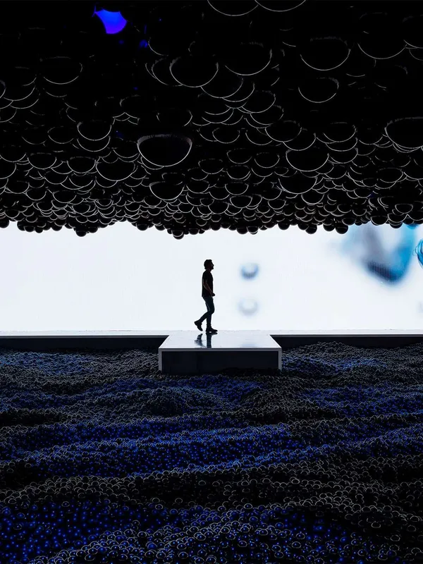 巴黎大皇宮展覽《Euphoяia》