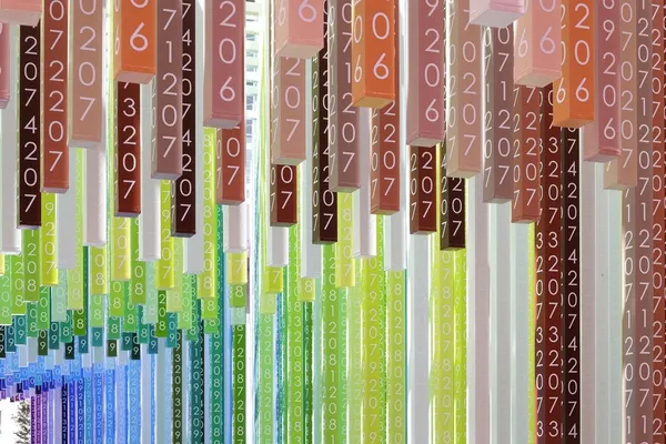 Emmanuelle Moureaux 在東京打造《100 colors no.53》