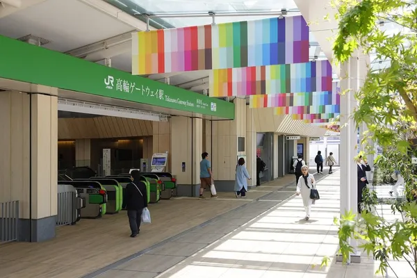 Emmanuelle Moureaux 在東京打造《100 colors no.53》