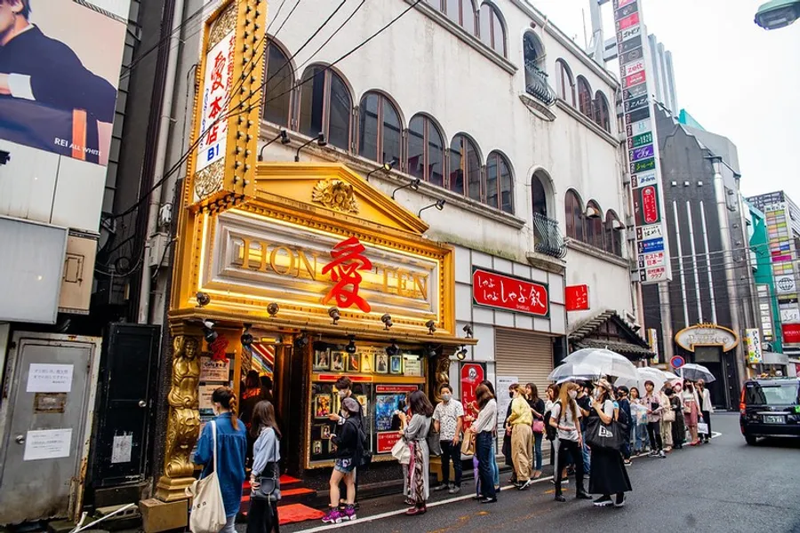 「他說過以後會娶我！」日本修法打擊惡質牛郎店：為何火山孝女明知暈船，卻金援不手軟？