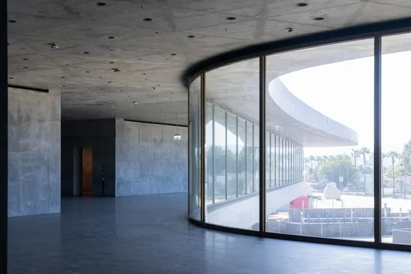 瑞士建築大師 Peter Zumthor 攜手 SOM 打造懸浮藝術長廊