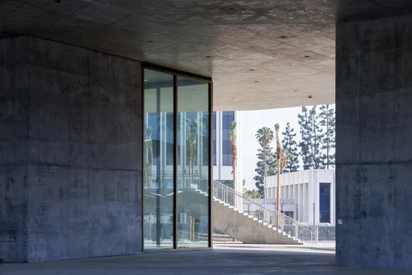 瑞士建築大師 Peter Zumthor 攜手 SOM 打造懸浮藝術長廊