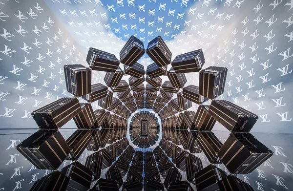 Louis Vuitton 上海「路易號」旗艦店開幕