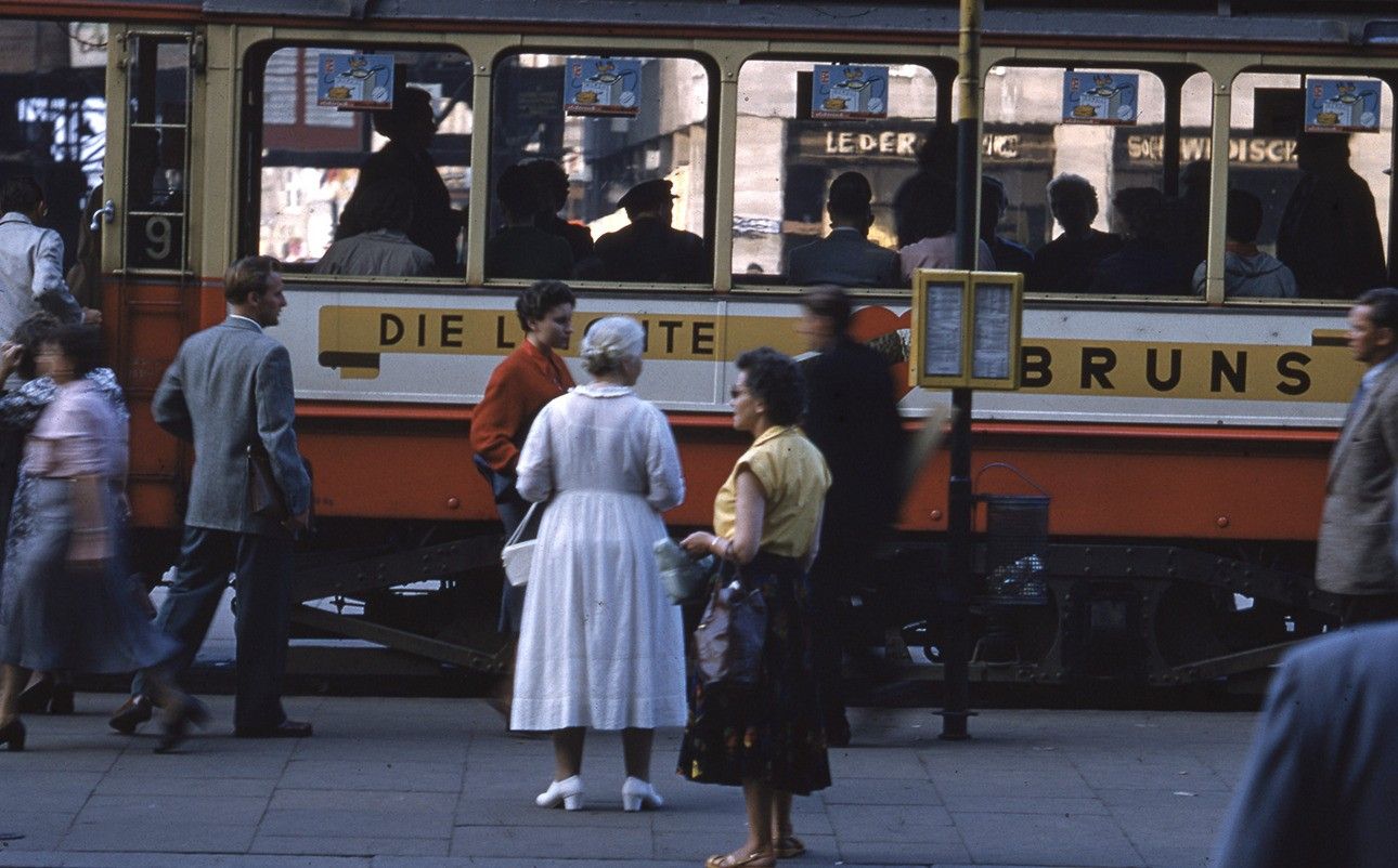 藤田嗣治首次攝影大展登陸東京！4,000 張照片，揭密「乳白色底色」畫家