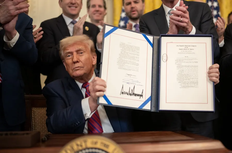 川普簽署重磅法案！搞懂《GENIUS法案》：通過後，然後呢？