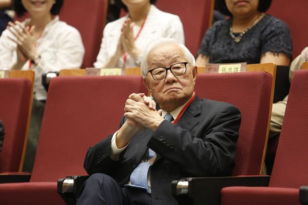  公司裡沒有「次等公民」！張忠謀為何不計成本，將 2000 多名派遣員工轉正職？