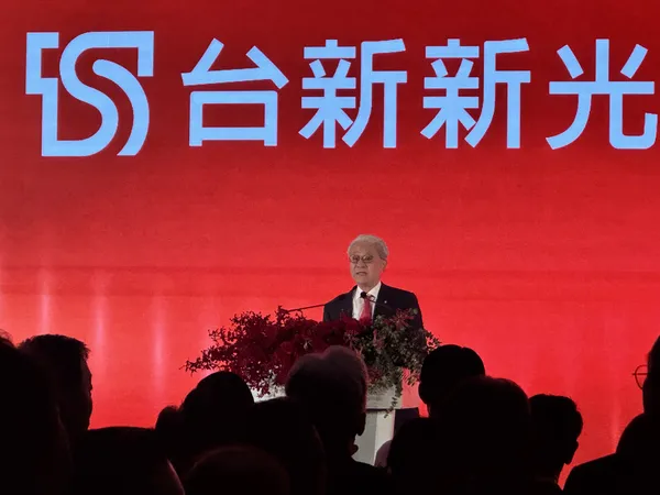 台新新光董事長吳東亮