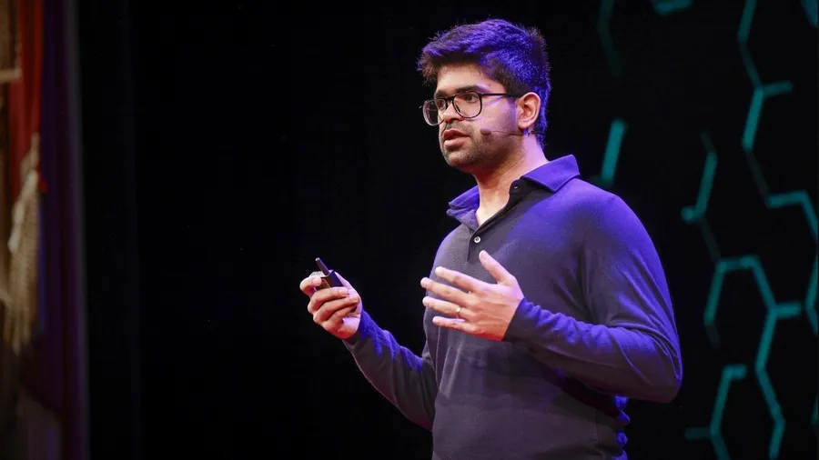 Perplexity創辦人揭密：沒人脈、靠自學闖進AI世界，他是怎麼打造出「Google眼中釘」的？